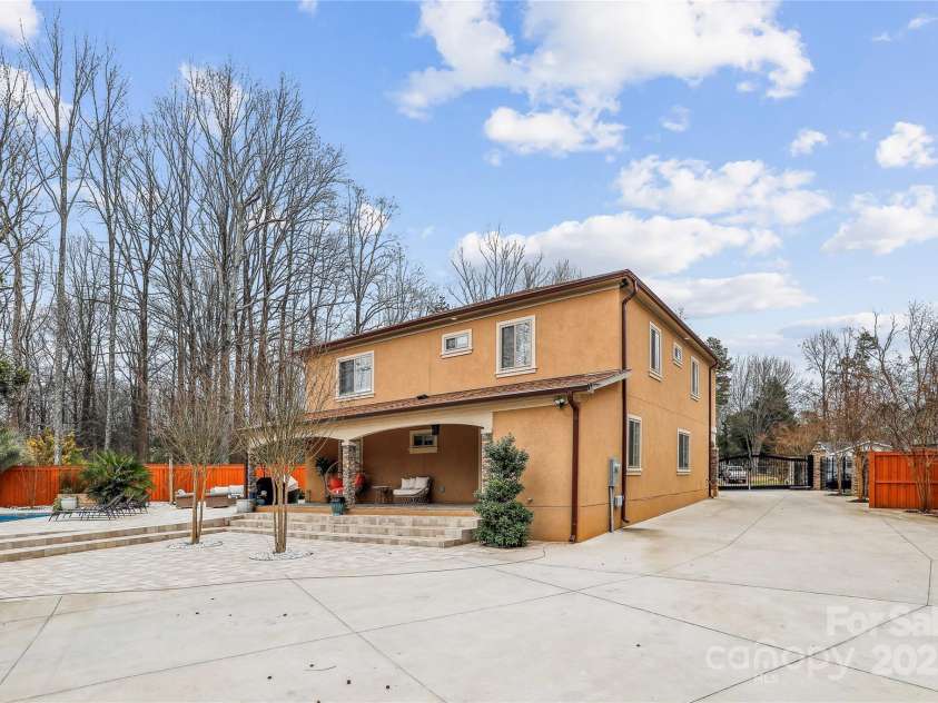 8104 Stem Court, Charlotte, NC 28227.  MLS# CAR4223686, YatesRealty ID 9153. 