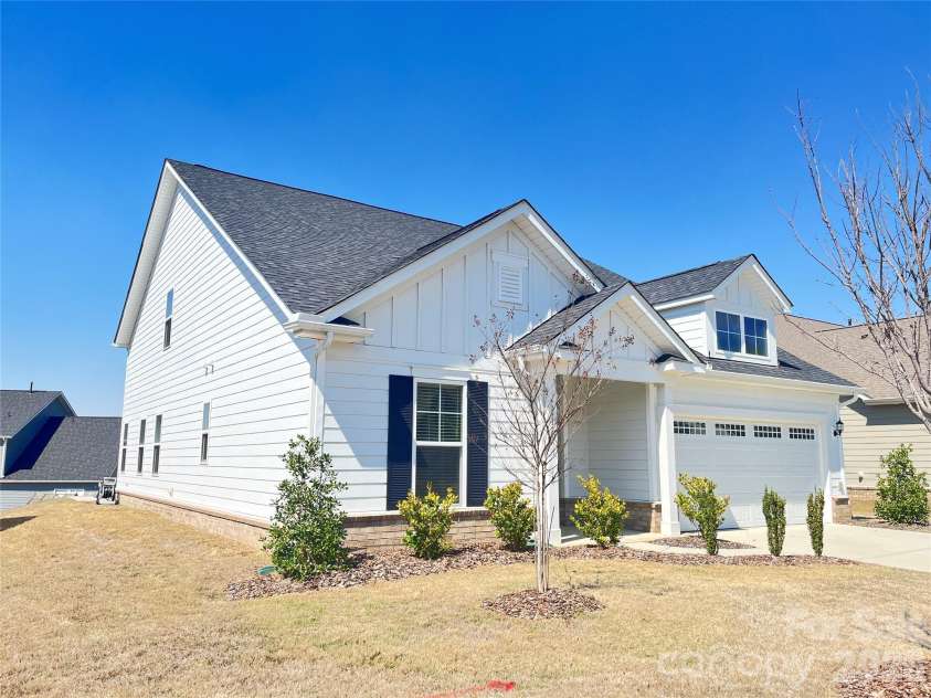 1111 Kalli Drive, Matthews, NC 28104.  MLS# CAR4360070, YatesRealty ID 9154. 
