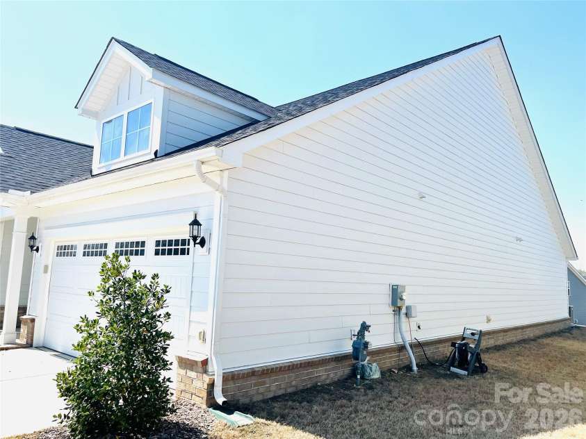 1111 Kalli Drive, Matthews, NC 28104.  MLS# CAR4360070, YatesRealty ID 9154. 