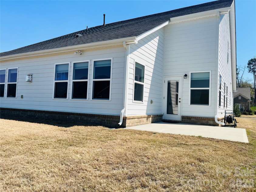 1111 Kalli Drive, Matthews, NC 28104.  MLS# CAR4360070, YatesRealty ID 9154. 