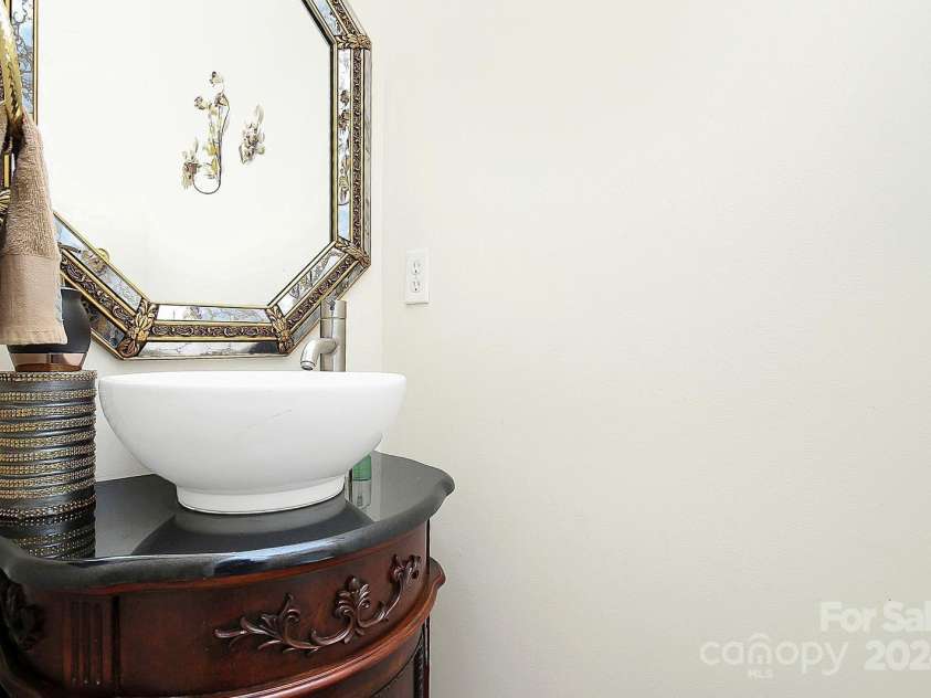 1846 Colin Creek Lane, Charlotte, NC 28214.  MLS# CAR4200052, YatesRealty ID 9154. 