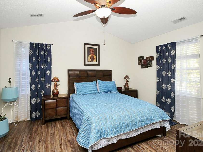 1846 Colin Creek Lane, Charlotte, NC 28214.  MLS# CAR4200052, YatesRealty ID 9154. 