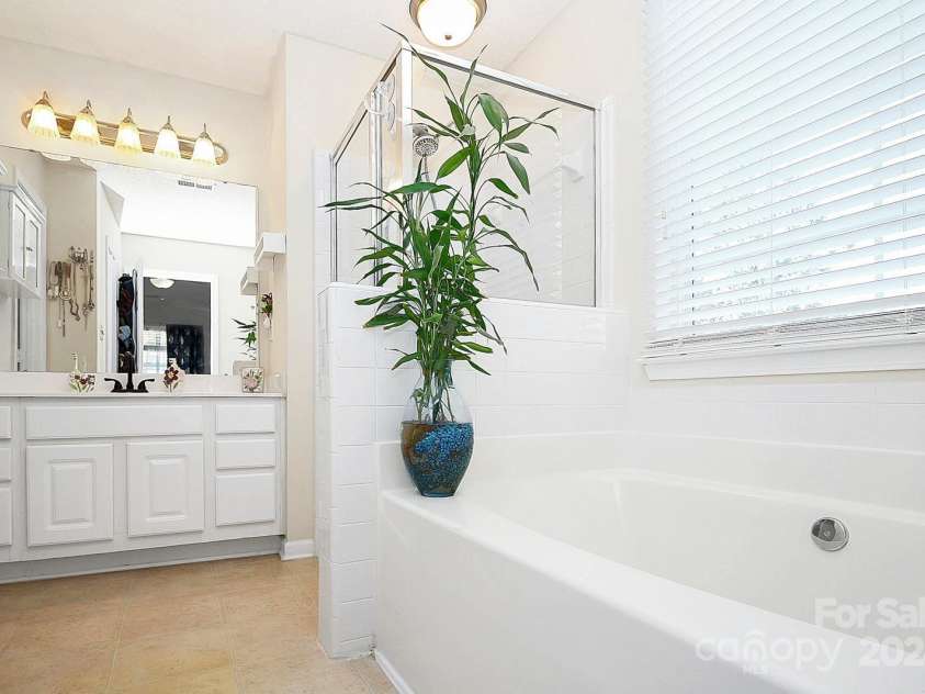 1846 Colin Creek Lane, Charlotte, NC 28214.  MLS# CAR4200052, YatesRealty ID 9154. 