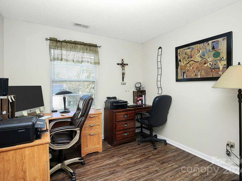 1846 Colin Creek Lane, Charlotte, NC 28214.  MLS# CAR4200052, YatesRealty ID 9154. 