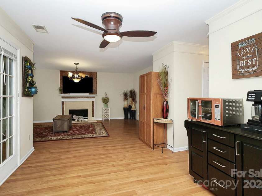 1846 Colin Creek Lane, Charlotte, NC 28214.  MLS# CAR4200052, YatesRealty ID 9154. 