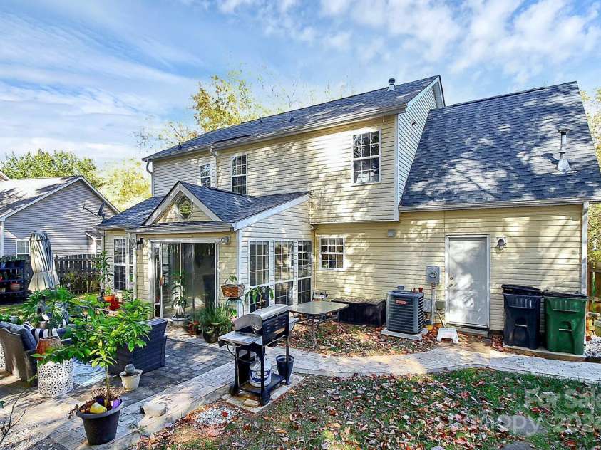 1846 Colin Creek Lane, Charlotte, NC 28214.  MLS# CAR4200052, YatesRealty ID 9154. 