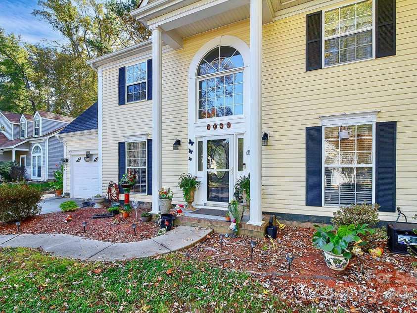 1846 Colin Creek Lane, Charlotte, NC 28214.  MLS# CAR4200052, YatesRealty ID 9154. 