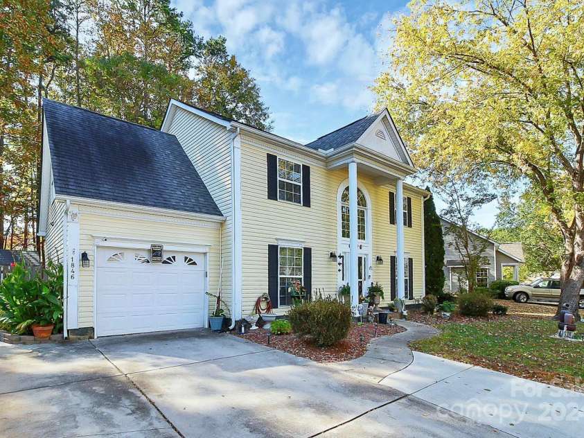 1846 Colin Creek Lane, Charlotte, NC 28214.  MLS# CAR4200052, YatesRealty ID 9154. 