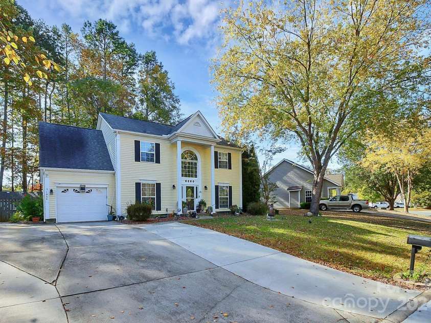 1846 Colin Creek Lane, Charlotte, NC 28214.  MLS# CAR4200052, YatesRealty ID 9154. 