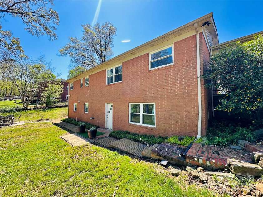 1160 11th Street Circle, Hickory, NC 28601.  MLS# CAR4214175, YatesRealty ID 9155. 