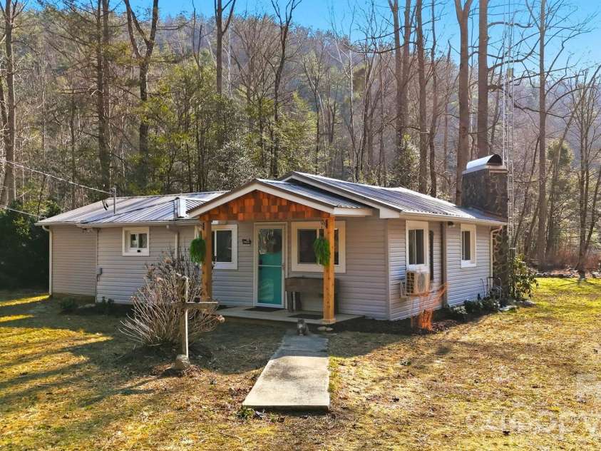 7495 Laurel Street, Collettsville, NC 28611.  MLS# CAR4351578, YatesRealty ID 9155. 