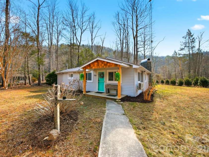 7495 Laurel Street, Collettsville, NC 28611.  MLS# CAR4351578, YatesRealty ID 9155. 