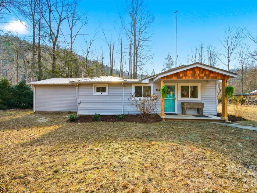 7495 Laurel Street, Collettsville, NC 28611.  MLS# CAR4351578, YatesRealty ID 9155. 