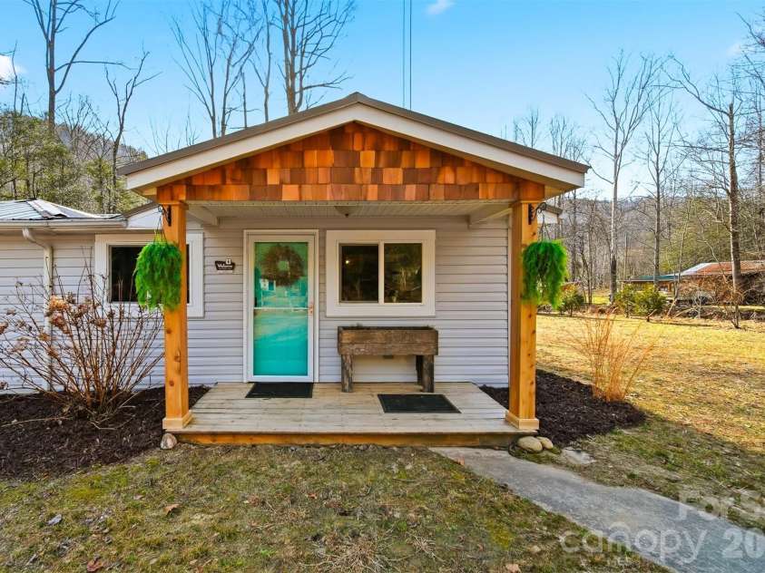 7495 Laurel Street, Collettsville, NC 28611.  MLS# CAR4351578, YatesRealty ID 9155. 