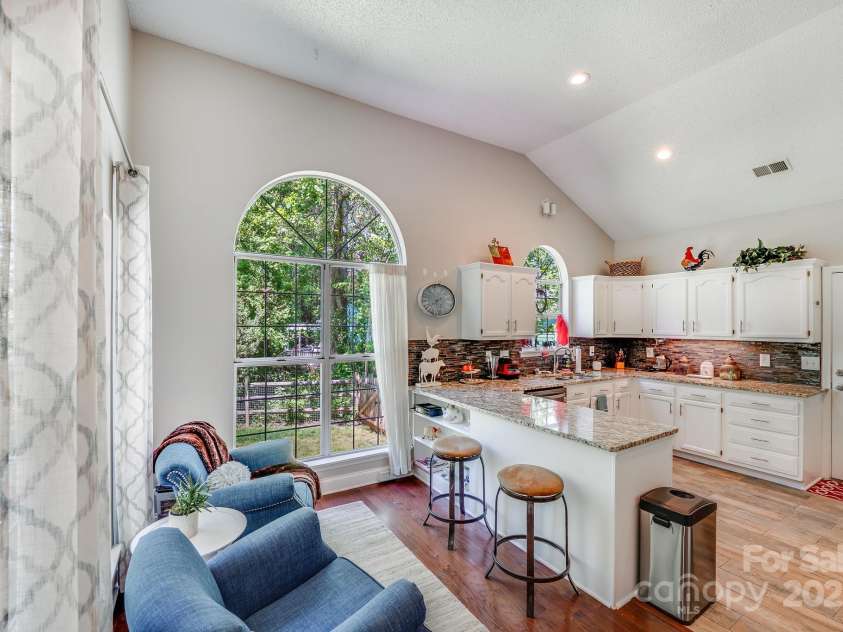 11003 Pale Hickory Lane, Charlotte, NC 28215.  MLS# CAR4234435, YatesRealty ID 9156. 