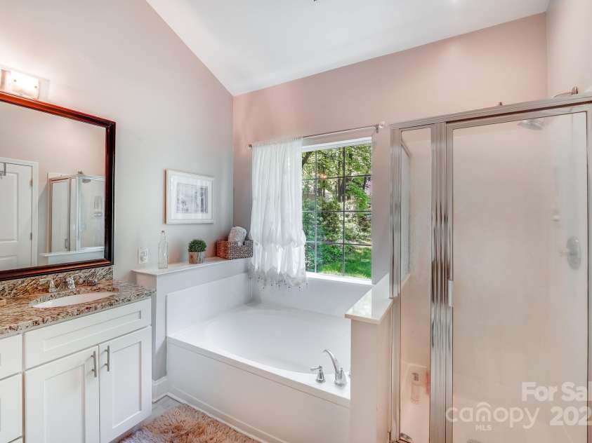 11003 Pale Hickory Lane, Charlotte, NC 28215.  MLS# CAR4234435, YatesRealty ID 9156. 