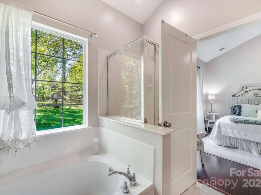 11003 Pale Hickory Lane, Charlotte, NC 28215.  MLS# CAR4234435, YatesRealty ID 9156. 