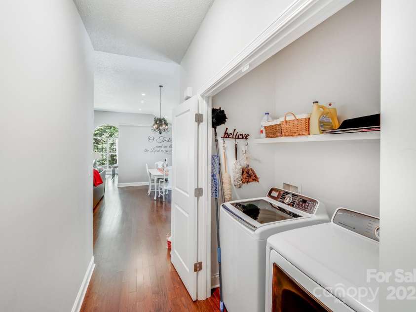 11003 Pale Hickory Lane, Charlotte, NC 28215.  MLS# CAR4234435, YatesRealty ID 9156. Utility Room with W/D that convey