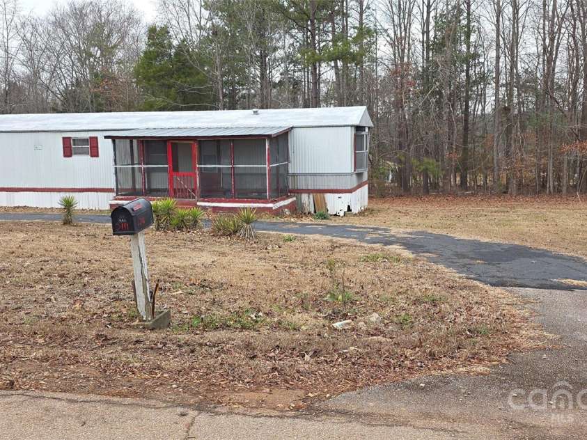 2111 Boxcar Road, Lancaster, SC 29720.  MLS# CAR4333707, YatesRealty ID 9156. 