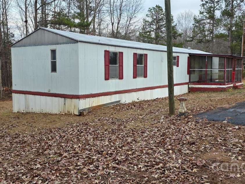 2111 Boxcar Road, Lancaster, SC 29720.  MLS# CAR4333707, YatesRealty ID 9156. 