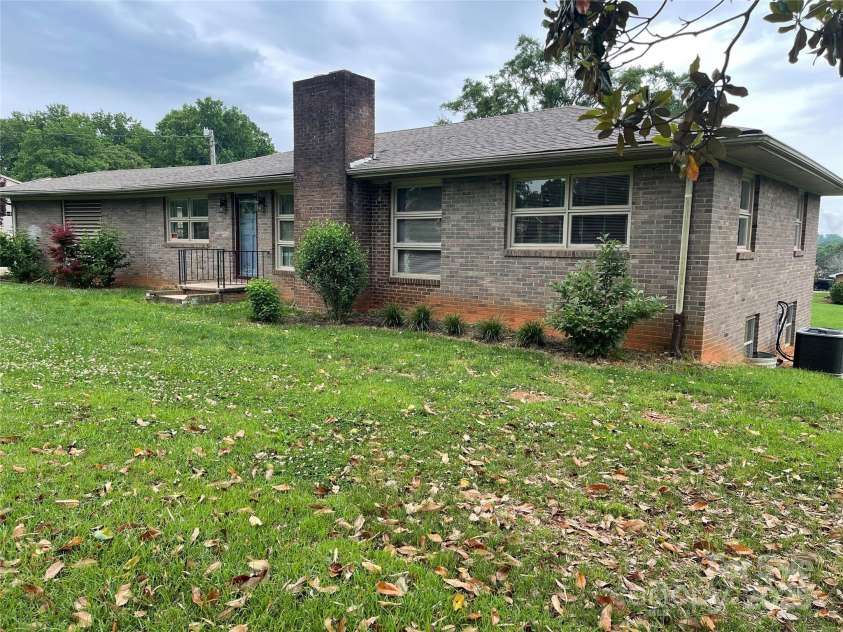 114 Aqua Drive, Forest City, NC 28043.  MLS# CAR4263371, YatesRealty ID 916. 