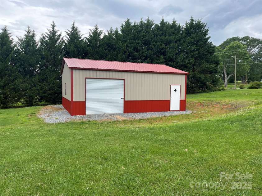 114 Aqua Drive, Forest City, NC 28043.  MLS# CAR4263371, YatesRealty ID 916. 