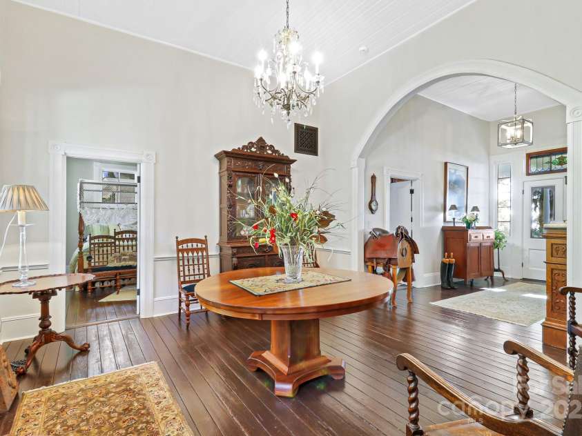 131 Pritchard Street, Bluffton, SC 29910.  MLS# CAR4214365, YatesRealty ID 916. Sightlines to the river and park like front yard