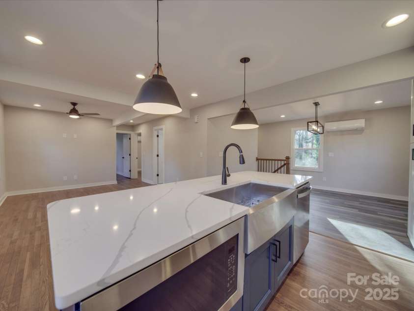 908 Davenport Street, Charlotte, NC 28208.  MLS# CAR4223250, YatesRealty ID 916. Kitchen