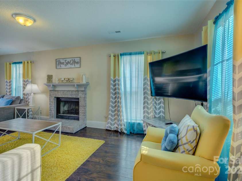 1687 Riverdale Drive, Rock Hill, SC 29732.  MLS# CAR4215824, YatesRealty ID 9160. 