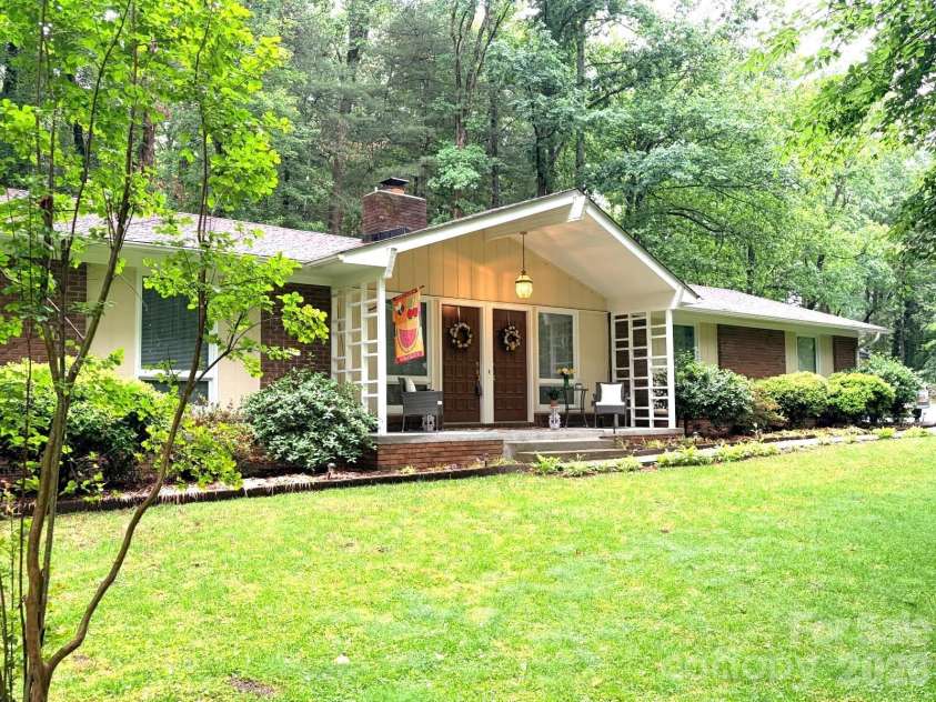 106 Laurel Lane, Etowah, NC 28729.  MLS# CAR4354319, YatesRealty ID 9161. All one level living and flat yard
