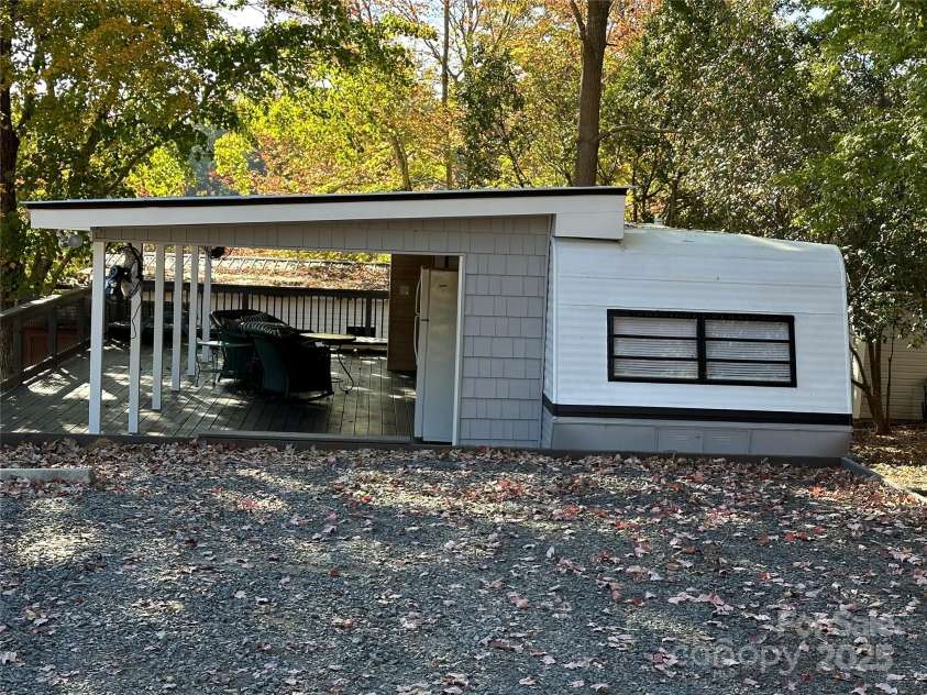 112 Sycamore Street, New London, NC 28127.  MLS# CAR4085587, YatesRealty ID 9161. 