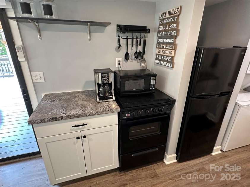 112 Sycamore Street, New London, NC 28127.  MLS# CAR4085587, YatesRealty ID 9161. 