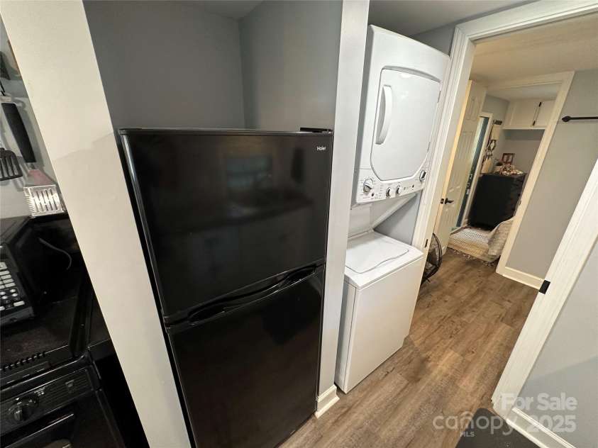 112 Sycamore Street, New London, NC 28127.  MLS# CAR4085587, YatesRealty ID 9161. 