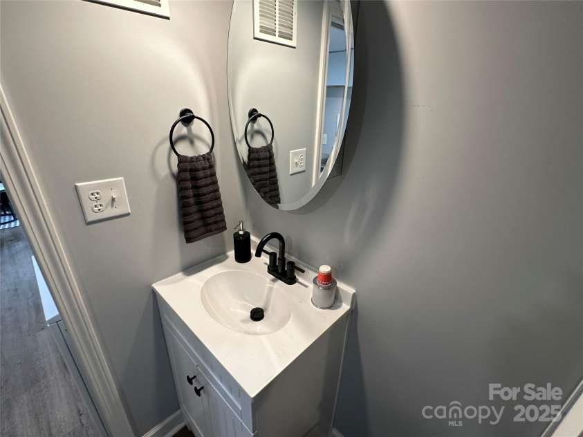 112 Sycamore Street, New London, NC 28127.  MLS# CAR4085587, YatesRealty ID 9161. 