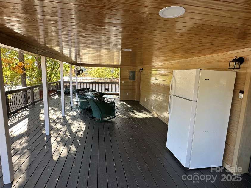 112 Sycamore Street, New London, NC 28127.  MLS# CAR4085587, YatesRealty ID 9161. 