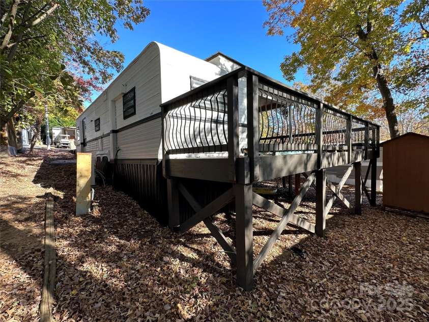 112 Sycamore Street, New London, NC 28127.  MLS# CAR4085587, YatesRealty ID 9161. 