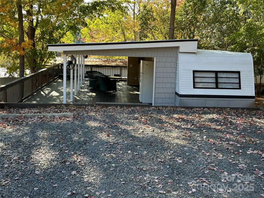112 Sycamore Street, New London, NC 28127.  MLS# CAR4085587, YatesRealty ID 9161. 