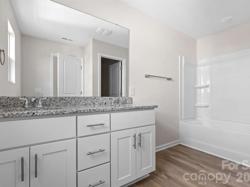 132 Red Cedar Lane, Statesville, NC 28625.  MLS# CAR4336738, YatesRealty ID 9162. 
