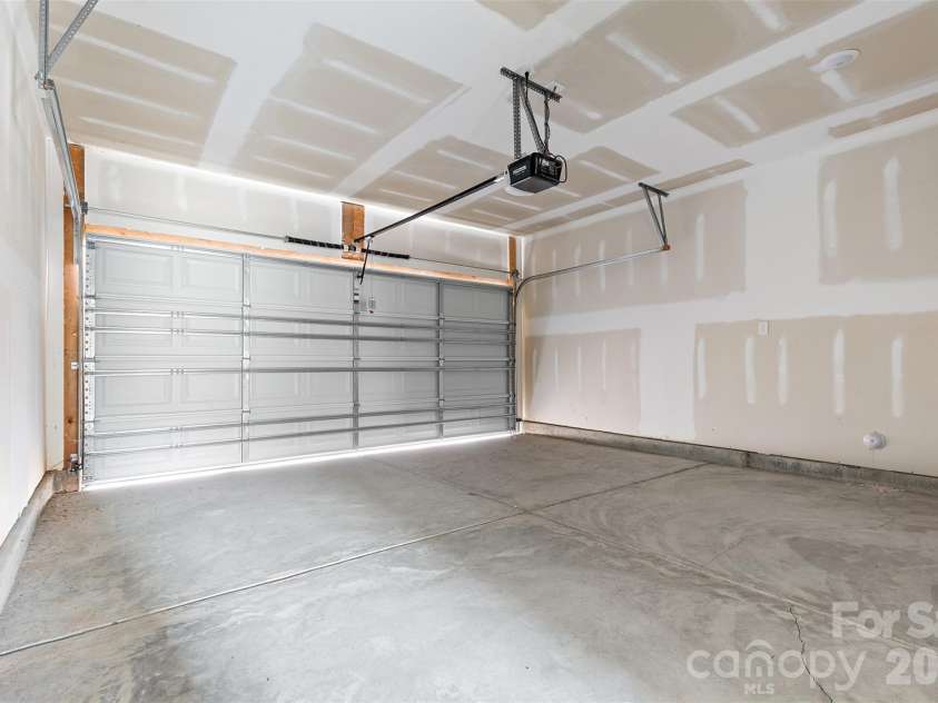 132 Red Cedar Lane, Statesville, NC 28625.  MLS# CAR4336738, YatesRealty ID 9162. 