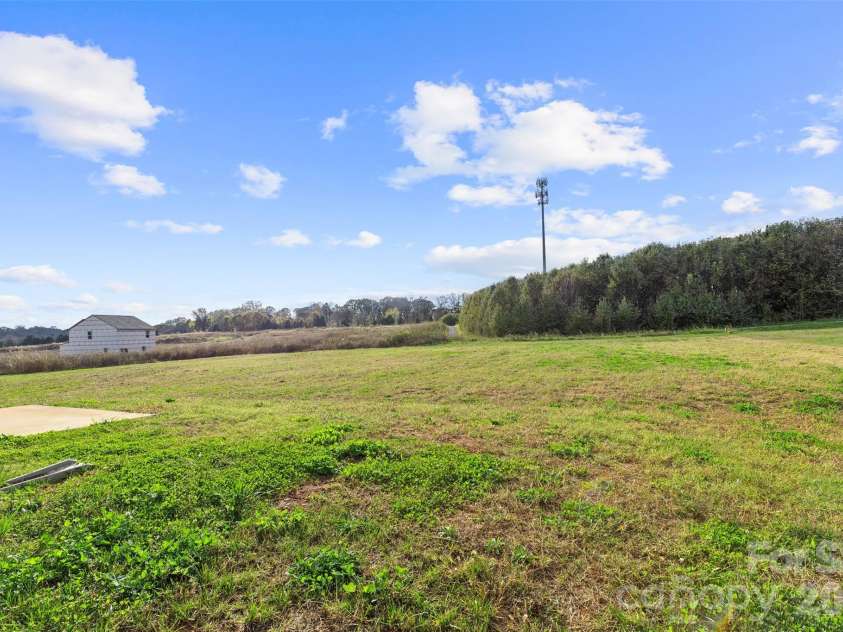 132 Red Cedar Lane, Statesville, NC 28625.  MLS# CAR4336738, YatesRealty ID 9162. 