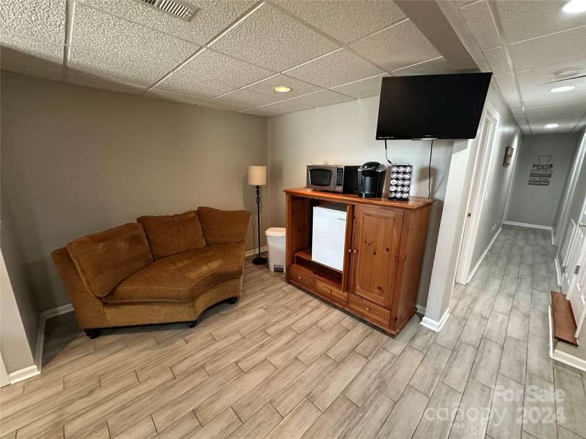 231 Badin View Road, New London, NC 28127.  MLS# CAR4152062, YatesRealty ID 9162. 