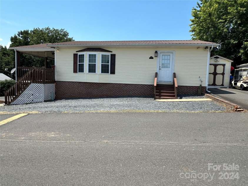 231 Badin View Road, New London, NC 28127.  MLS# CAR4152062, YatesRealty ID 9162. 
