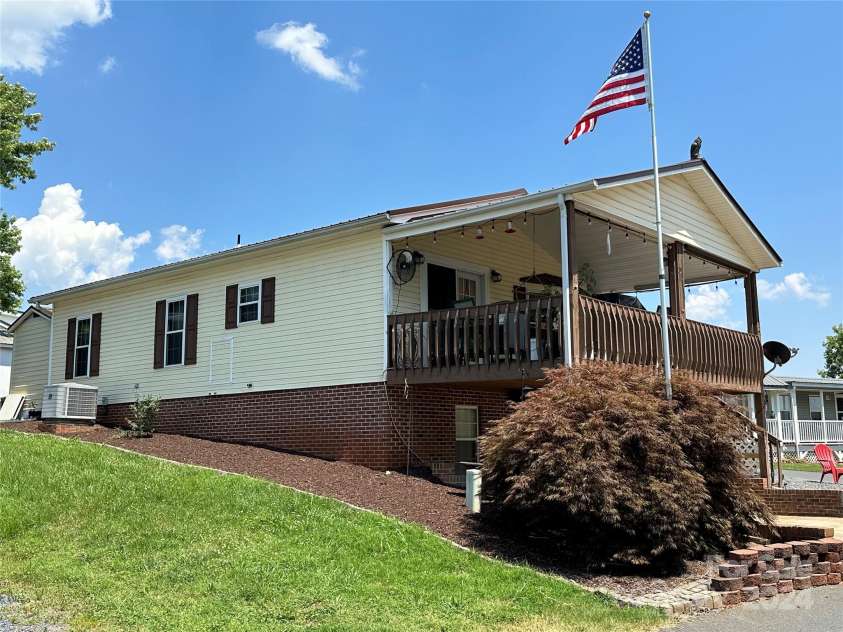 231 Badin View Road, New London, NC 28127.  MLS# CAR4152062, YatesRealty ID 9162. 