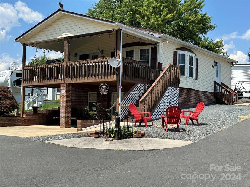 231 Badin View Road, New London, NC 28127.  MLS# CAR4152062, YatesRealty ID 9162. 