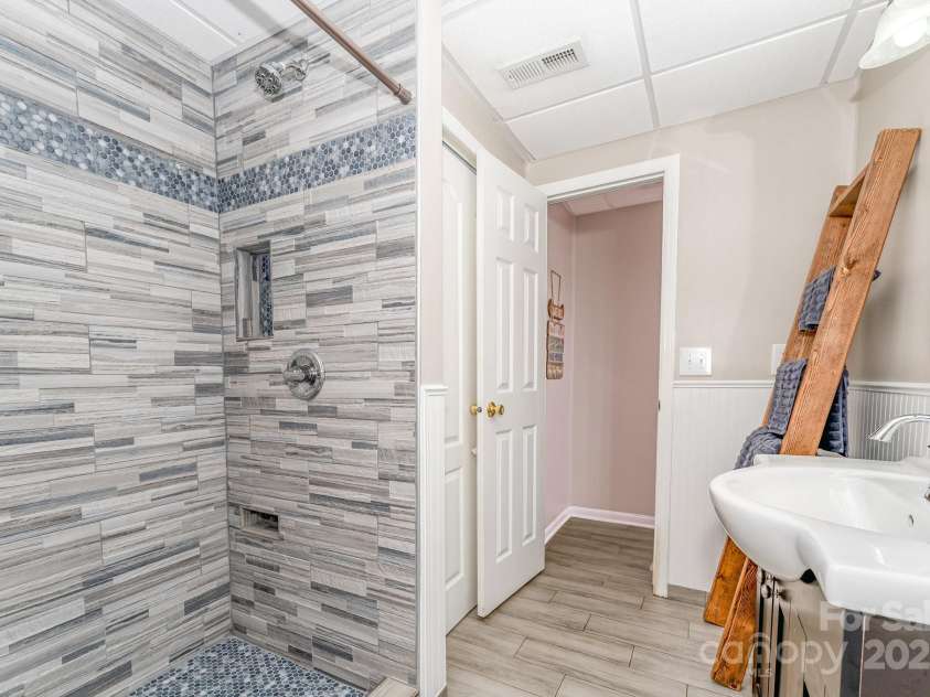 231 Badin View Road, New London, NC 28127.  MLS# CAR4152062, YatesRealty ID 9162. 