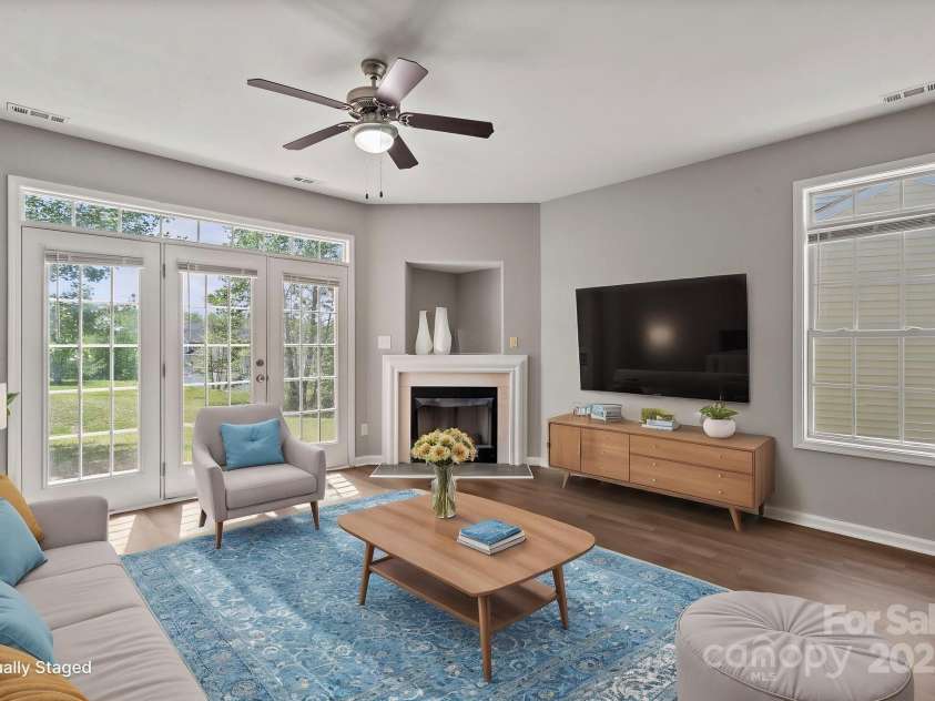 6135 Raisin Tree Lane, Charlotte, NC 28215.  MLS# CAR4247782, YatesRealty ID 9163. 