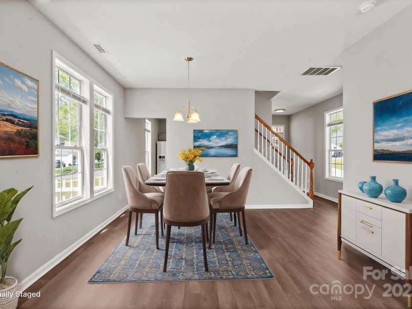 6135 Raisin Tree Lane, Charlotte, NC 28215.  MLS# CAR4247782, YatesRealty ID 9163. 