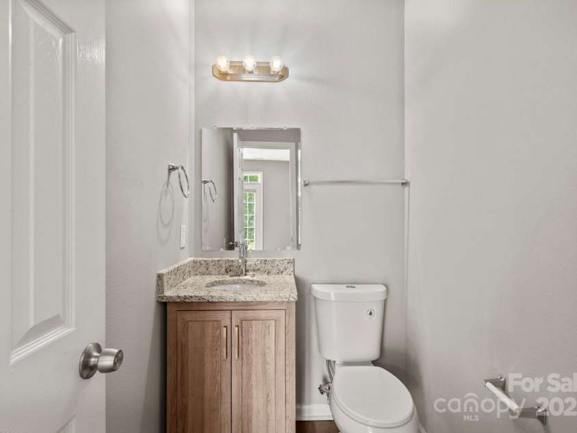 6135 Raisin Tree Lane, Charlotte, NC 28215.  MLS# CAR4247782, YatesRealty ID 9163. 