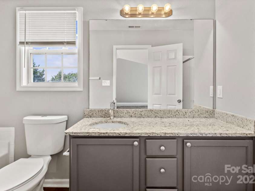 6135 Raisin Tree Lane, Charlotte, NC 28215.  MLS# CAR4247782, YatesRealty ID 9163. 