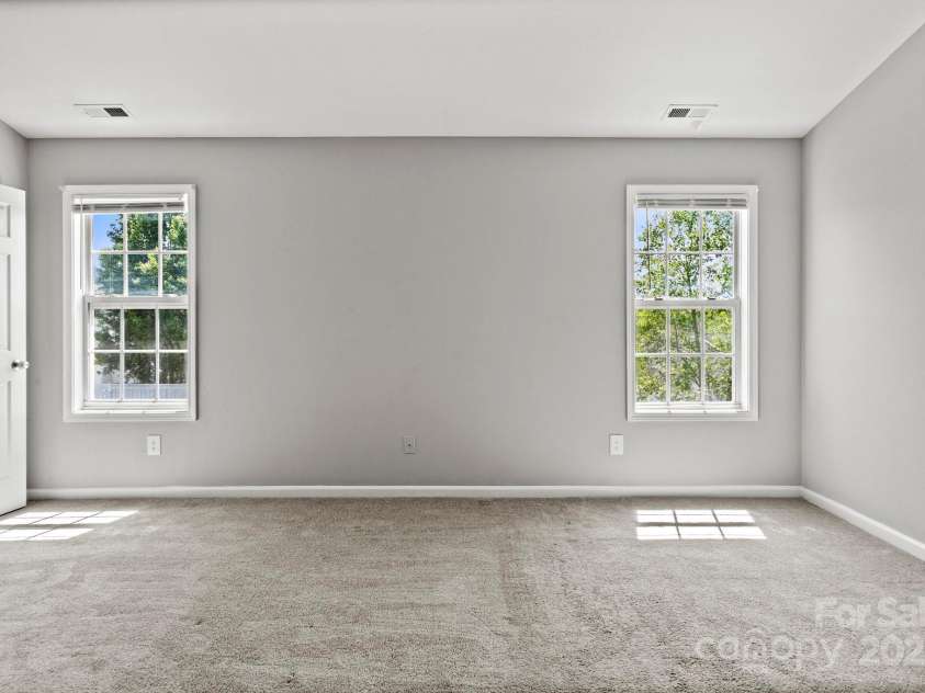 6135 Raisin Tree Lane, Charlotte, NC 28215.  MLS# CAR4247782, YatesRealty ID 9163. 